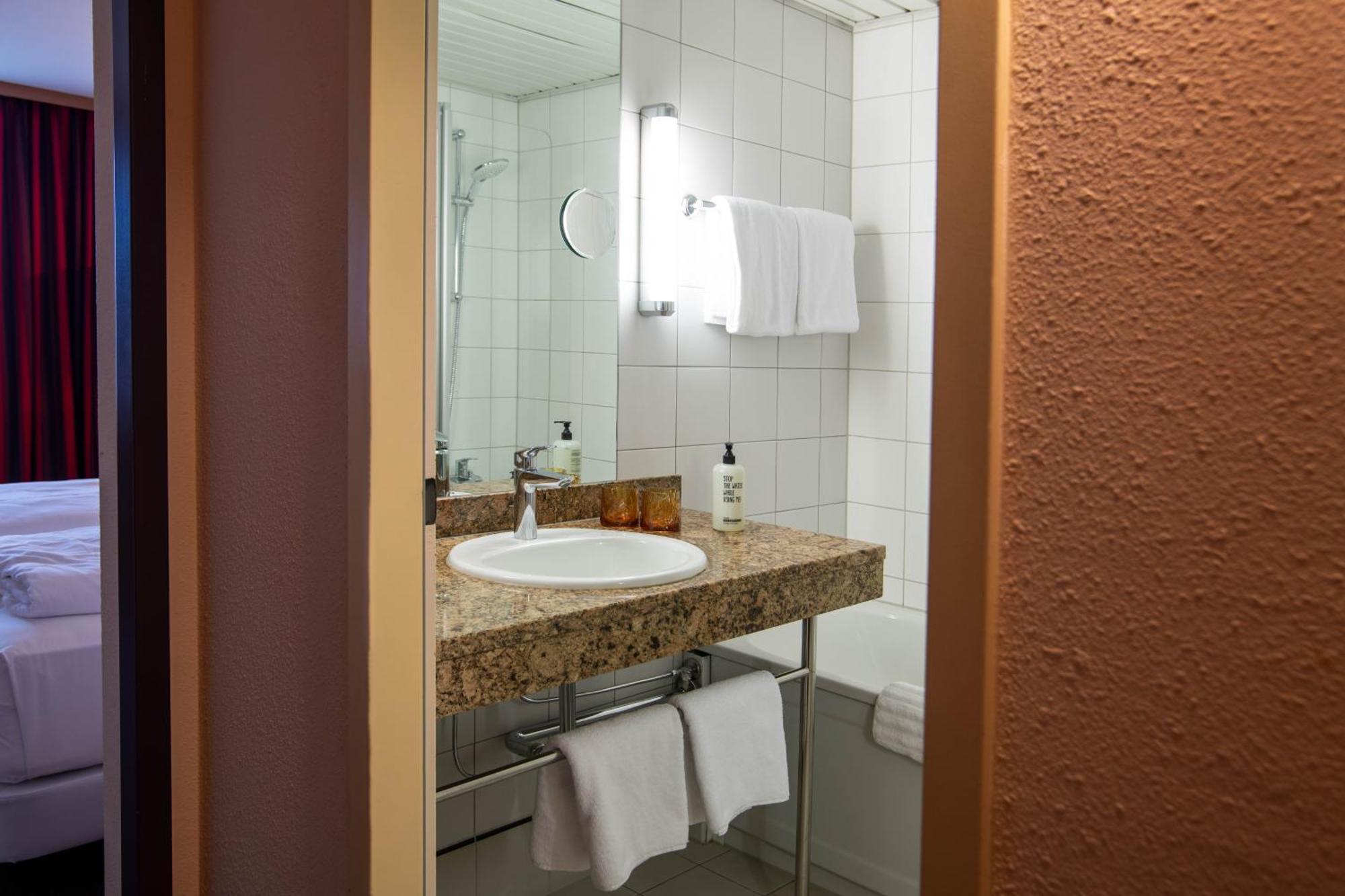 Best Western Conference Airporthotel Frankfurt Moerfelden Экстерьер фото